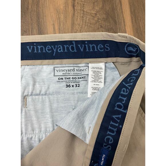 Men Vineyard Vines OTG On-The-Go tan khaki performance chino golf pants, 36x32 - Picture 4 of 4